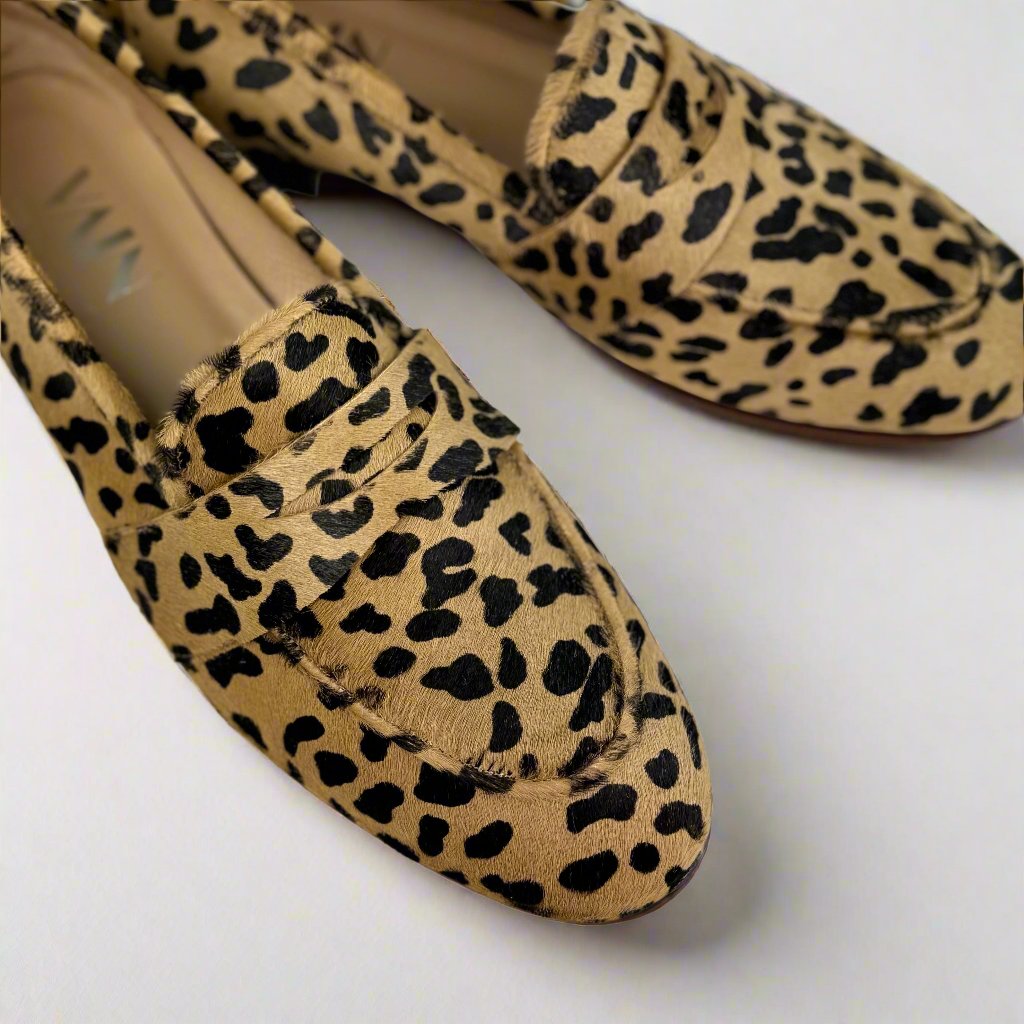Eleonor loafers topview leopard print cow leather