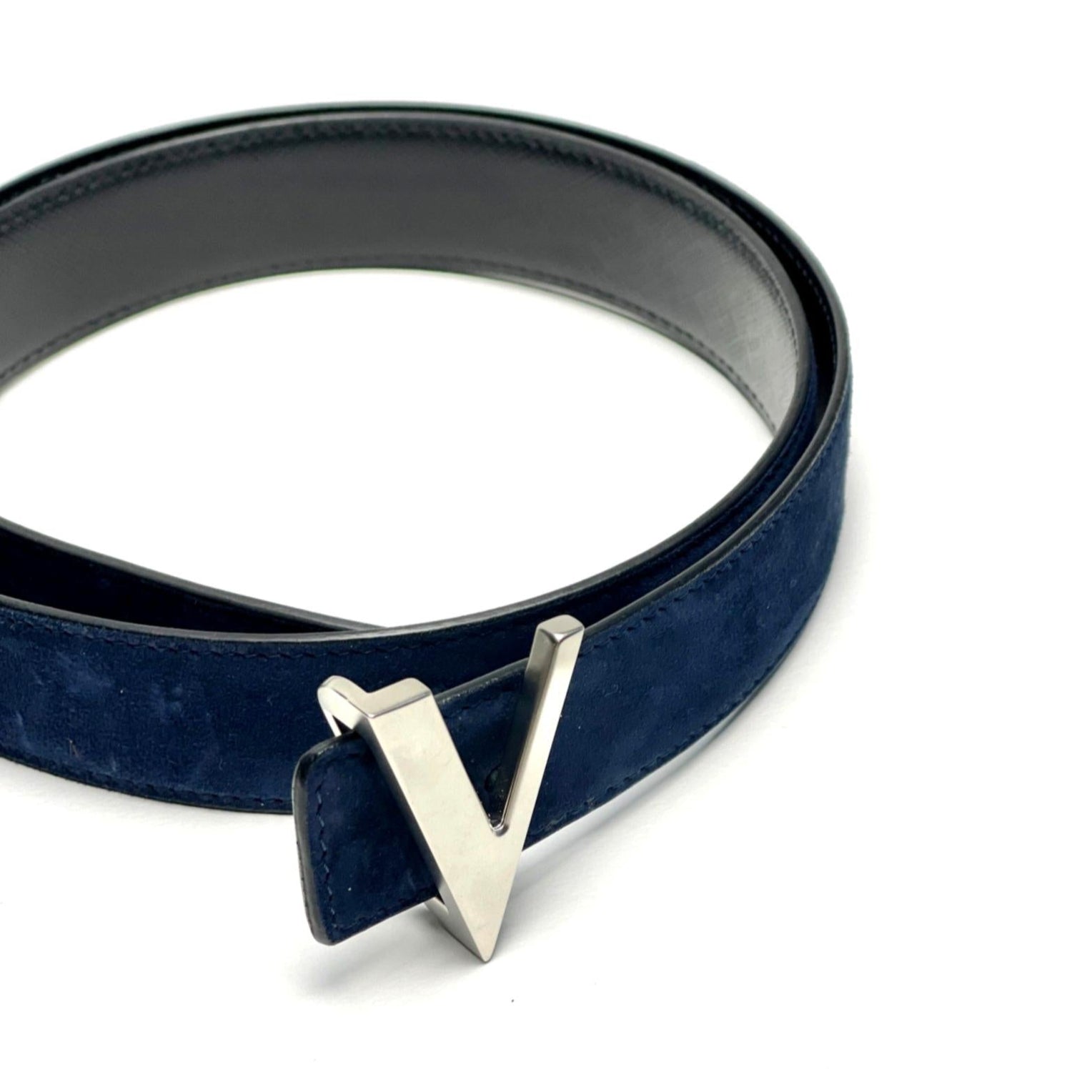 Midnight blue suede and black Saffiano leather reversible belt with a silver &