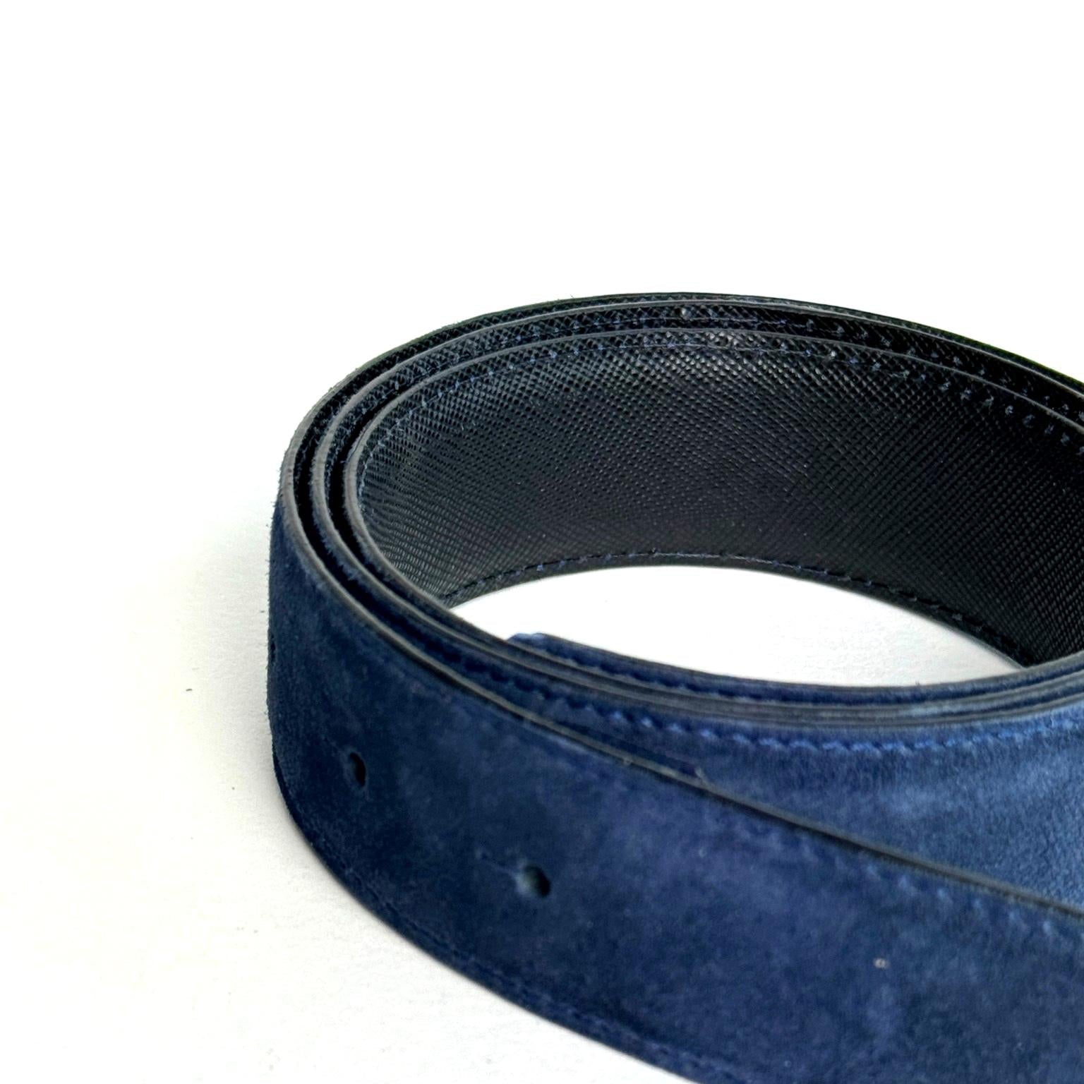 Night blue reversible belt on a white background