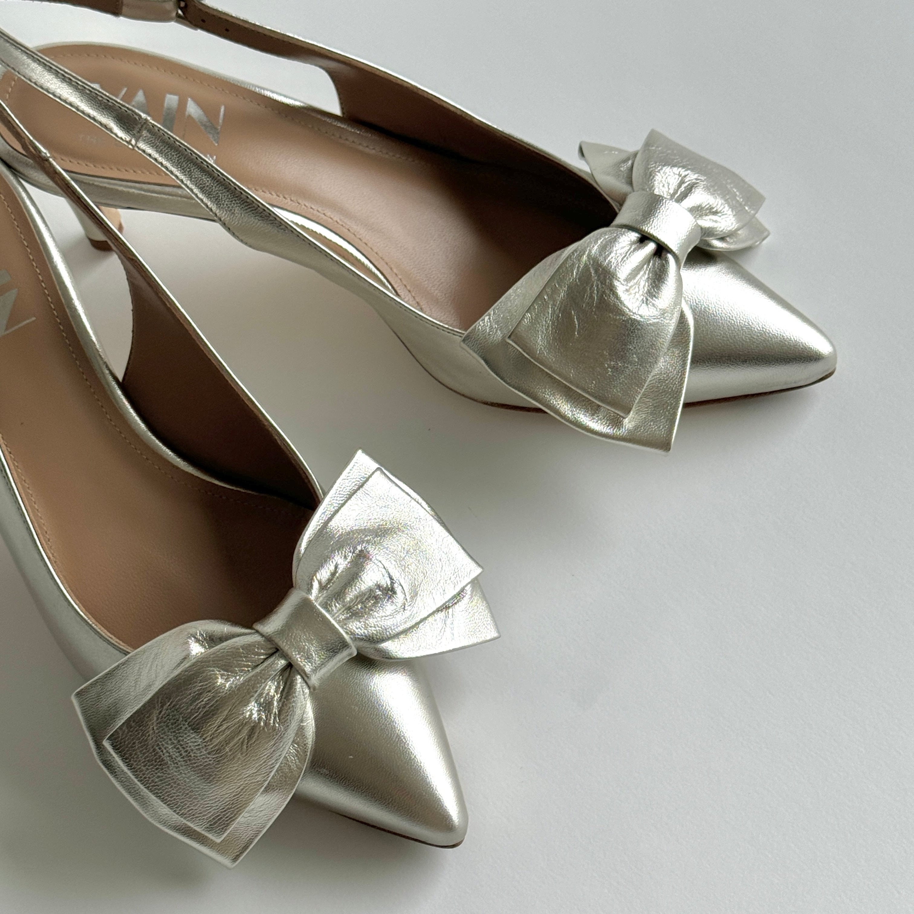 Champagne_coloured_slingback_kitten_heels_with_bows_topview
