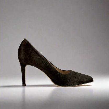 side view high heel in dark brown pony