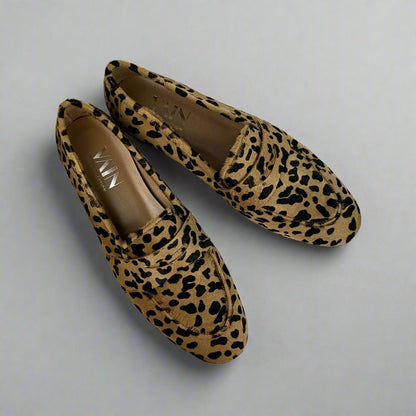 top view of Eleonor loafers in leopard print
